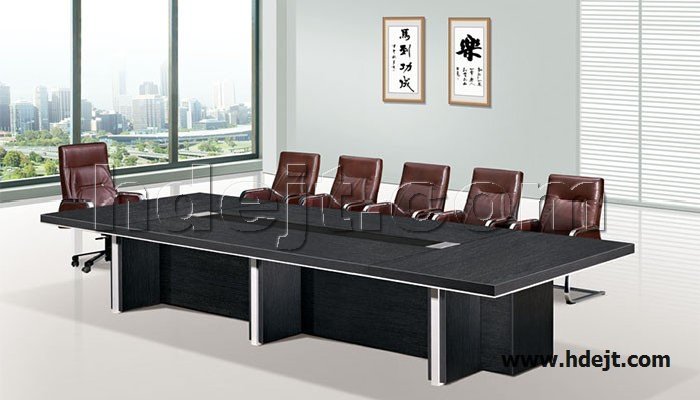 點(diǎn)擊查看商品:會議桌