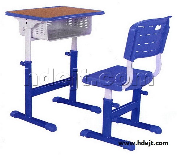 點(diǎn)擊查看商品:課桌椅